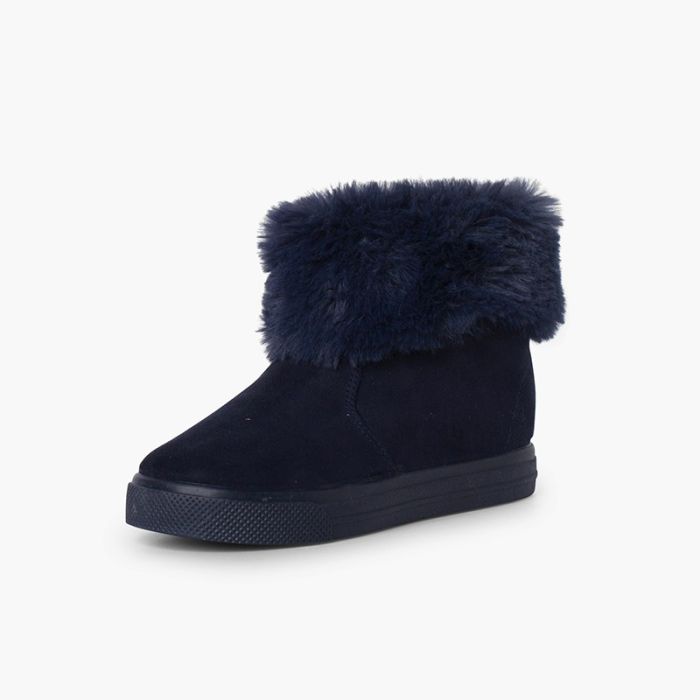 Bottes a col fourrure Des chaussures d hiver